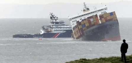 Foto: World Shipping Council. Enero 2007, en el canal de la Mancha, de los 660 contenedores estibados sobre la cubierta del MSC Napoli, 137 (20%) pesaban más de lo declarado, en total sumaban 312 toneladas más de las manifestadas.