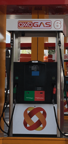Foto: Oxxo Gas. Las gasolineras seguirán vendiendo el combustible de Pemex, pero previsiblemente, una vez que las leyes nacionales lo permitan, importará también combustible directamente.