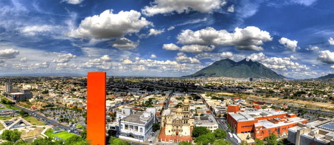 Foto: Cedim. Monterrey, una de las ciudades industriales de México. Reino Unido perdería su acceso a los beneficios que existen en los acuerdos comerciales de la Unión Europea con socios clave como México y Corea del Sur.