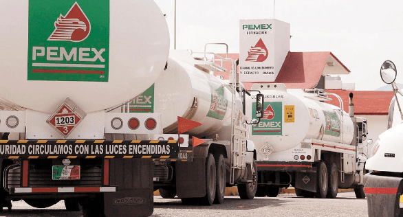Pemex Logística transportó un total de 1 millón 804,300 barriles por día de productos derivados del petróleo. Pemex Logística transported a total of 1 million 804,300 barrels per day of petroleum products.