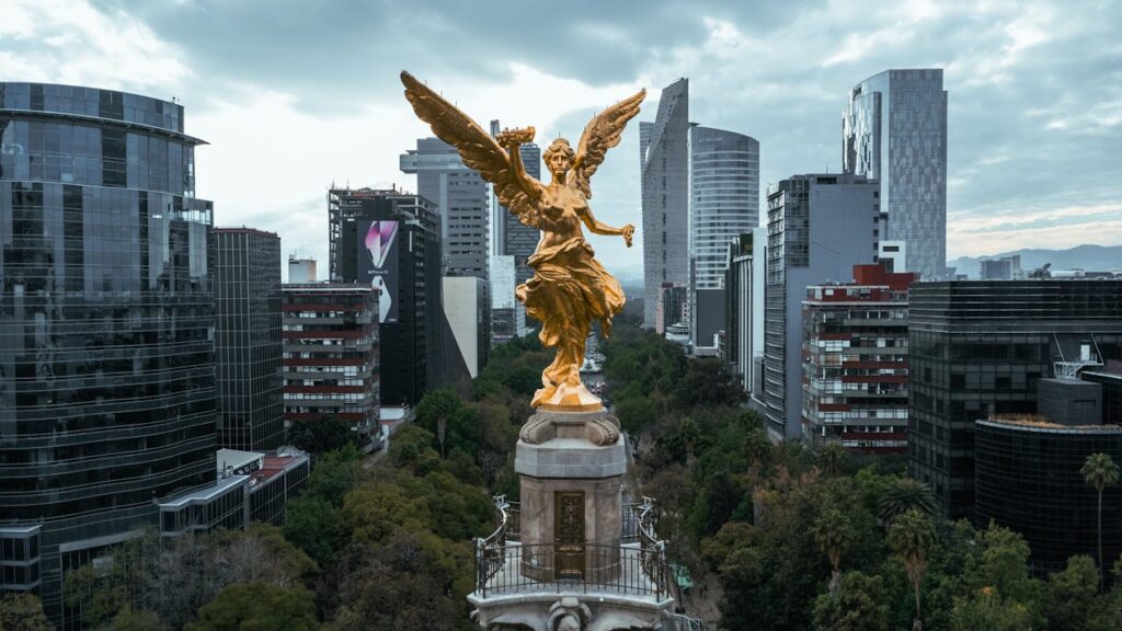 Consumo privado y exportaciones impulsan el PIB de México: OCDE