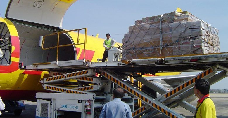 DHL à l'AIFA : opérations de fret aérien.