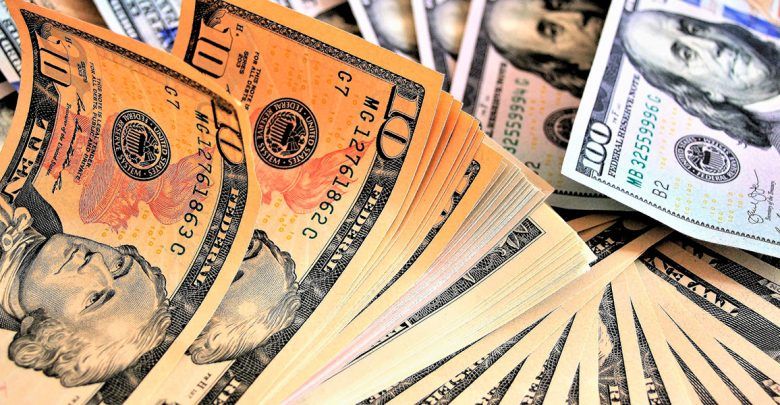 El peso inicia la sesión con una depreciación de 0.49% o 9.2 centavos, cotizando alrededor de 18.65 pesos por dólar, ante un fortalecimiento generalizado del dólar frente a sus principales cruces.