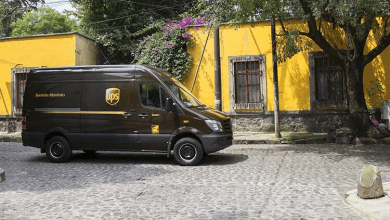 UPS and Estafeta announced the expansion of their commercial alliance that began last June to continue offering exporters, new or existing, the opportunity to take advantage of the benefits of the new T-MEC by reaching the US market in just one day.