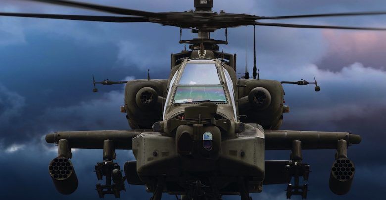 GE fabrica motores a reacción para fuselaje militar.