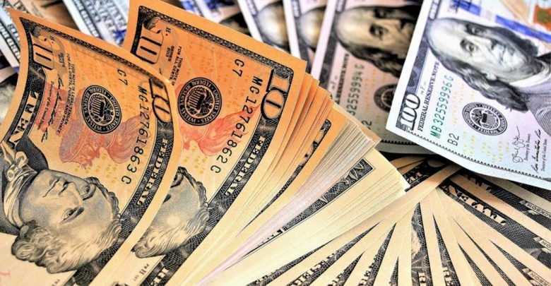 El peso inicia la sesión con una apreciación de 0.22% o 4.5 centavos, cotizando alrededor de 20.16 pesos por dólar. The peso starts the session with an appreciation of 0.22% or 4.5 cents, trading around 20.16 pesos per dollar.
