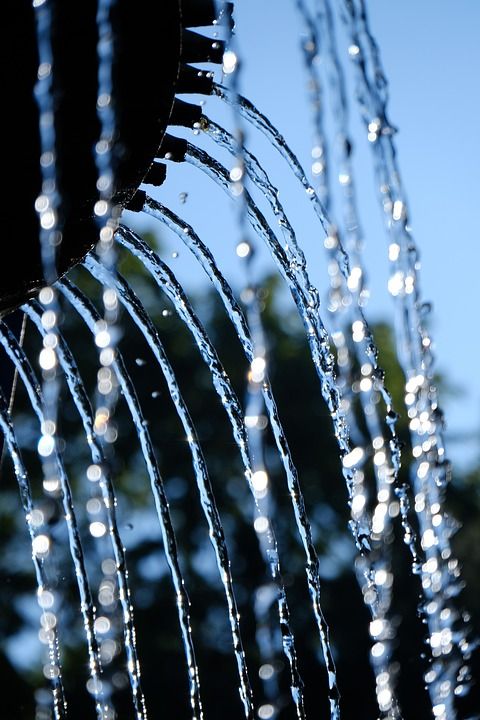 El sector del agua y el saneamiento en México engloba los productos, equipos, maquinarias, materiales y servicios que se utilizan en la construcción de infraestructura hidráulica o en el manejo, conducción y distribución de agua en todos sus usos.