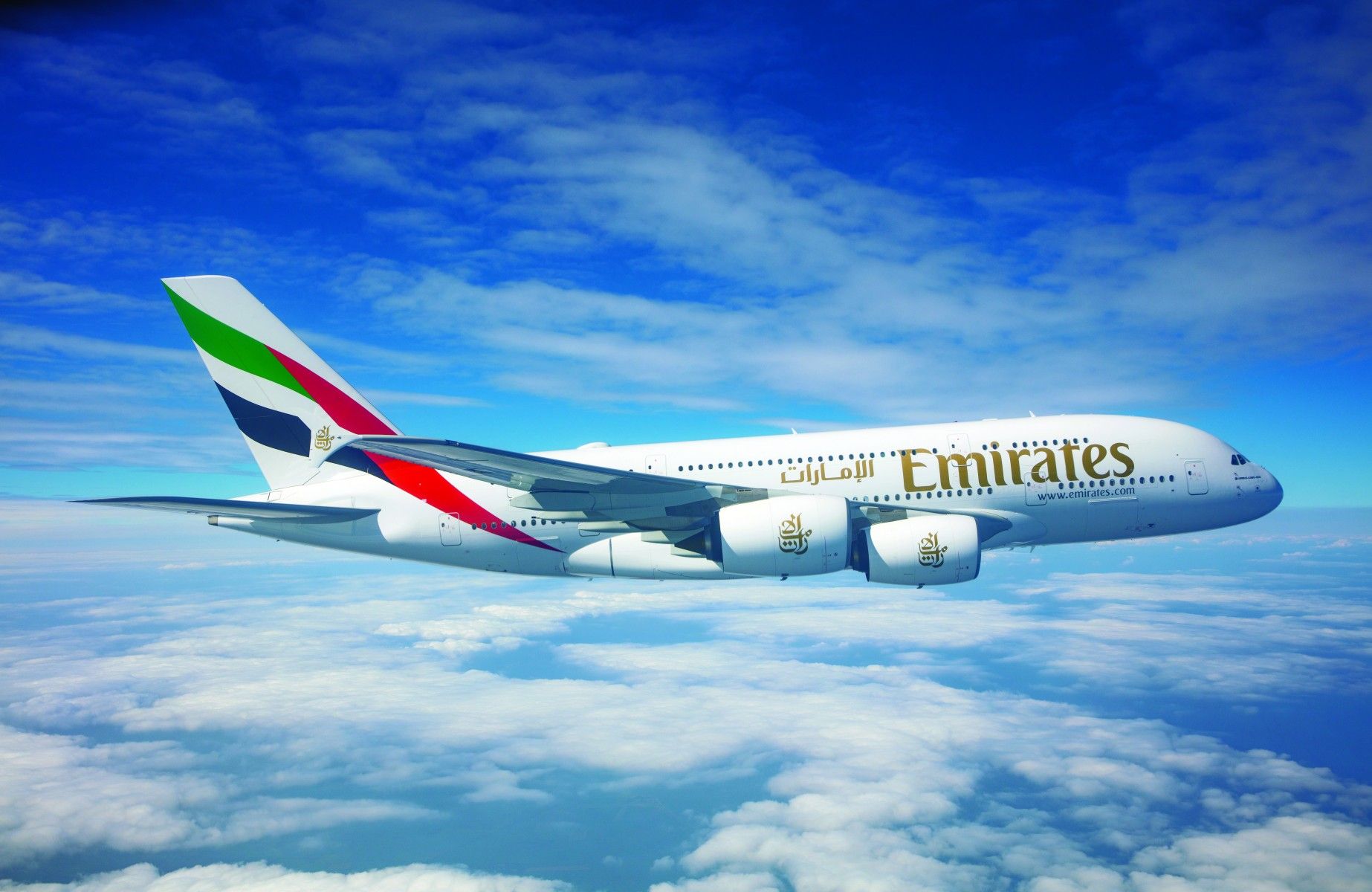 Emirates Airlines es la aerolínea internacional más grande del mundo, vuela a 158 destinos en 85 países y opera 269 aeronaves como Airbus A380 y Boeing 777.