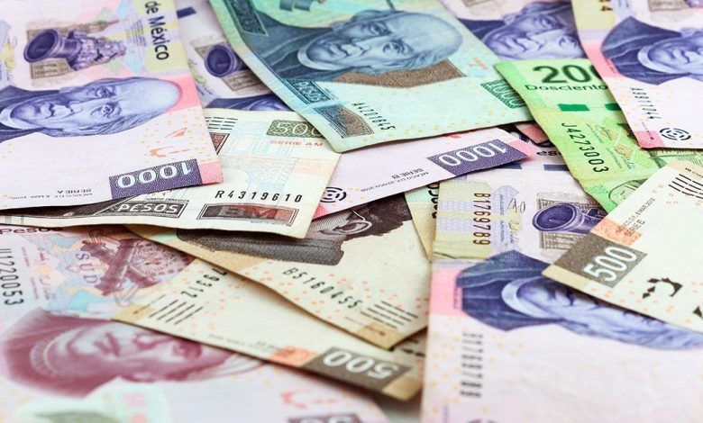 El peso cerró la semana con una apreciación moderada de 0.41% o 7.7 centavos, cotizando alrededor de 18.77 pesos por dólar, tocando un mínimo de 18.5595 pesos, nivel no visto desde el 1 de octubre del 2018.