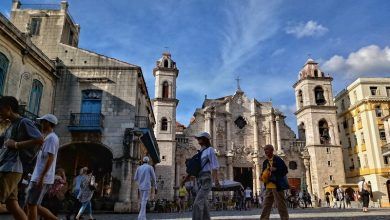 Las autoridades cubanas informaron que 4.3 millones de turistas visitaron Cuba en 2019, frente a 4.7 millones en 2018.