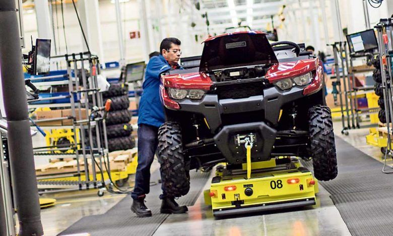 México lidera en exportaciones manufactureras; Brasil, en productos primarios. Mexico leads in manufacturing exports; Brazil, in primary products. Le Mexique est en tête des exportations de produits manufacturés ; Brésil, dans les produits primaires.