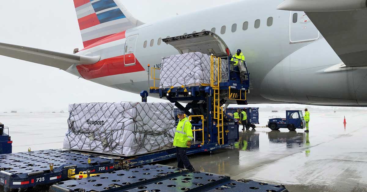 Global air cargo demand, measured in tons of cargo per kilometer (CTK), fell 20.3% in May (-21.5% for international operations) compared to the previous year.