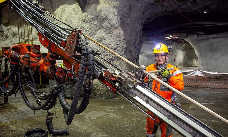 Las ventas netas de Peñoles en el segundo trimestre de 2022 a 1,469.7 millones de dólares (-6.6% interanual). Peñoles' net sales in the second quarter of 2022 to US$1,469.7 million (-6.6% year-over-year).