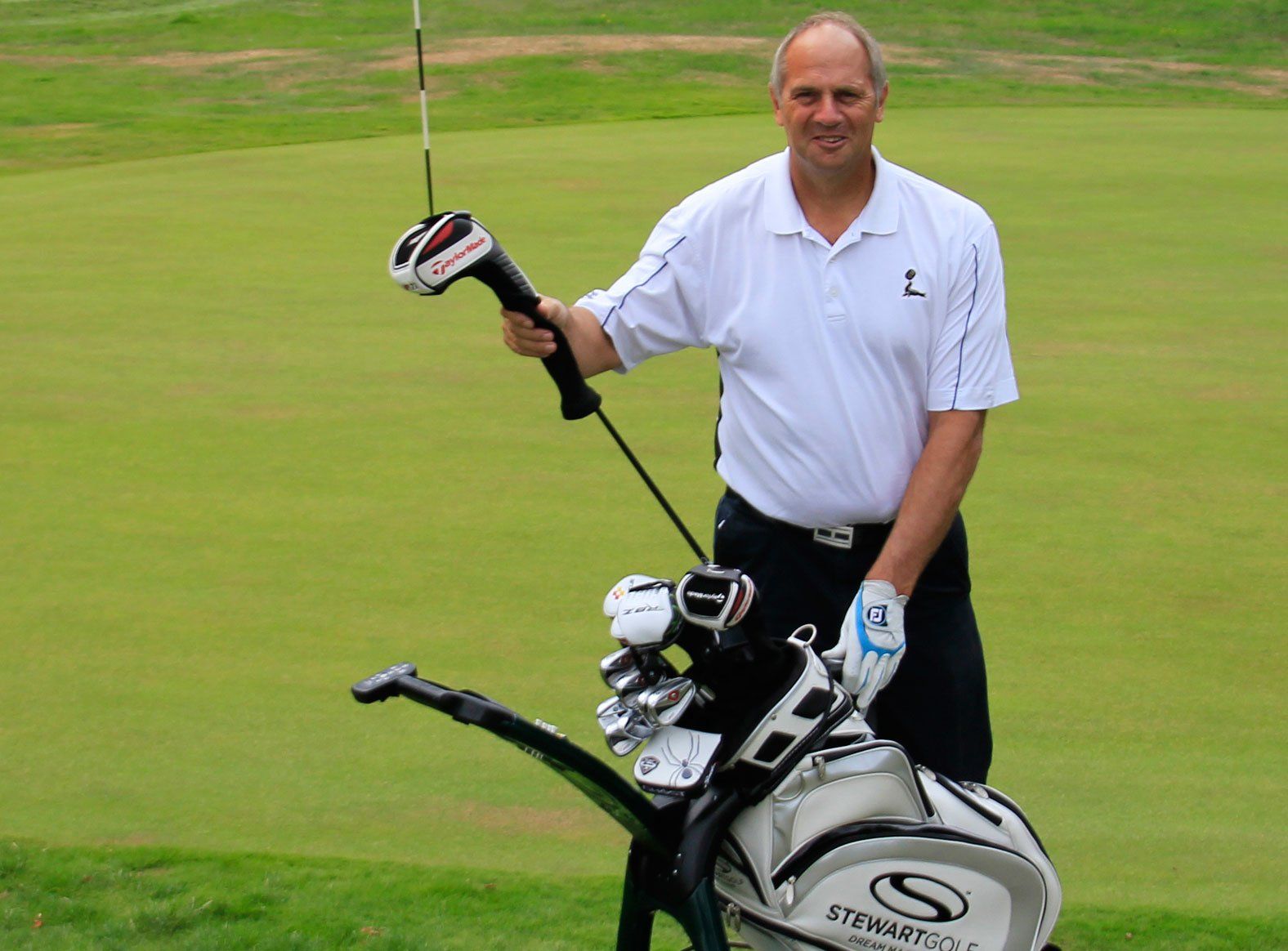 La empresa Stewart Golf ha visto disparar sus ventas en Estados Unidos hasta alcanzar los 2 millones de dólares en el primer semestre de 2020, cuatro veces más que en el mismo período de 2019, destacó el Departamento de Comercio Internacional de Reino Unido.
