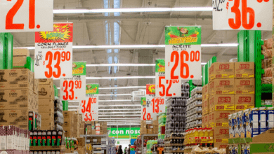 Walmart de México subió a 3.8% la participación del segmento de comercio electrónico en el total de sus ventas en 2020. Walmart de México increased the share of the e-commerce segment in total sales to 3.8% in 2020.
