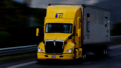 Los servicios de autotransporte de carga en México tienden a operar cada vez más con empresas grandes, destacó Traxión. Freight trucking services in Mexico increasingly tend to operate with large companies, Traxion noted.