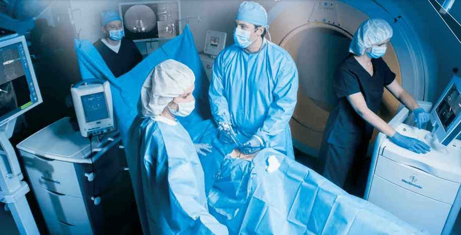 Estados Unidos lideró las exportaciones de aparatos médicos en el mundo en 2020, aunque con una creciente competencia de China. The United States led the world in medical device exports in 2020, albeit with increasing competition from China.