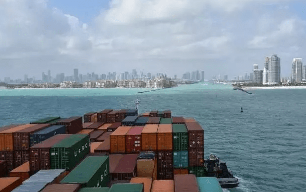 Houston, Nueva York y Los Ángeles lideraron las exportaciones estadounidenses en 2020, medidas por valor y en áreas estadísticas metropolitanas (MSA, por su sigla en inglés). Houston, New York and Los Angeles led U.S. exports in 2020, measured by value and in metropolitan statistical areas (MSAs).