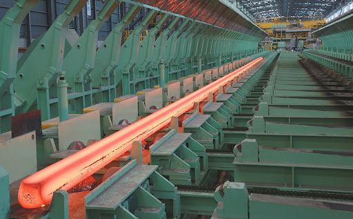 China Baowu Group (115.29 millones de toneladas) y ArcelorMittal (78.46 millones) lideraron la clasificación de las mayores empresas productoras de acero del mundo en 2020, según la Asociación Mundial del Acero (Worldsteel). China Baowu Group (115.29 million tons) and ArcelorMittal (78.46 million) led the ranking of the world's largest steel producers in 2020, according to the World Steel Association (Worldsteel).