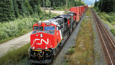 Canadian National (CN) y Kansas City Southern (KCS) esperan que la fusión entre ambas se complete en la segunda mitad de 2022. Canadian National (CN) and Kansas City Southern (KCS) expect the merger between the two to be completed in the second half of 2022.