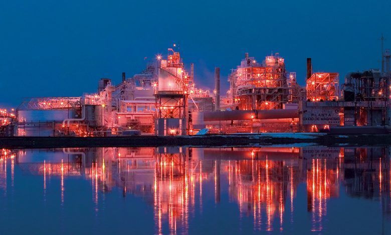 El volumen de la producción de sulfato de magnesio creció 0.6% interanual en México durante 2020, mientras que Peñoles analiza expandir su planta Química del Rey en ese país. The volume of magnesium sulfate production grew 0.6% year-on-year in Mexico during 2020, while Peñoles is considering expanding its Química del Rey plant in that country.
