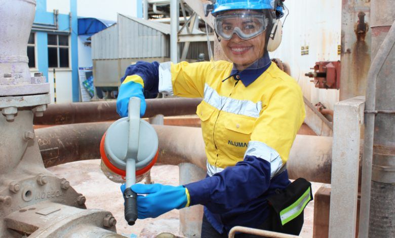 Alcoa Corporation anunció este lunes que planea reiniciar 268,000 toneladas métricas por año (mtpa) de capacidad de aluminio en la fundición Alumar en São Luís, Brasil, que se ha reducido por completo desde 2015. Alcoa Corporation anunció este lunes que planea reiniciar 268,000 toneladas métricas por año (mtpa) de capacidad de aluminio en la fundición Alumar en São Luís, Brasil, que se ha reducido por completo desde 2015.