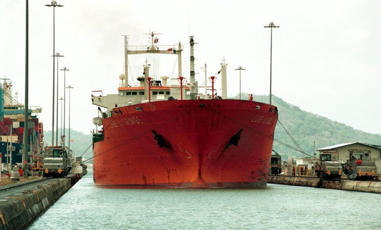 Los puertos y el Canal de Panamá: tendencia. Ports and the Panama Canal: trend. Ports et canal de Panama : tendance. Portos e Canal do Panamá: tendência.