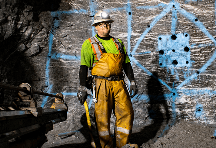 Coeur Mining, una empresa estadounidense que opera la mina Palmarejo, en Chihuahua, programó incrementar su inversión en exploración minera en México. Coeur Mining, a US company that operates the Palmarejo mine in Chihuahua, has planned to increase its investment in mineral exploration in Mexico.