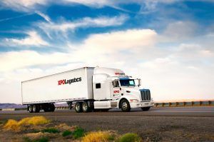 XPO Logistics abarca 99% de todos los códigos postales de Estados Unidos con su servicio Carga menor que camión (LTL, por su sigla en inglés). XPO Logistics covers 99% of all zip codes in the United States with its Freight Less Than Truck (LTL) service.