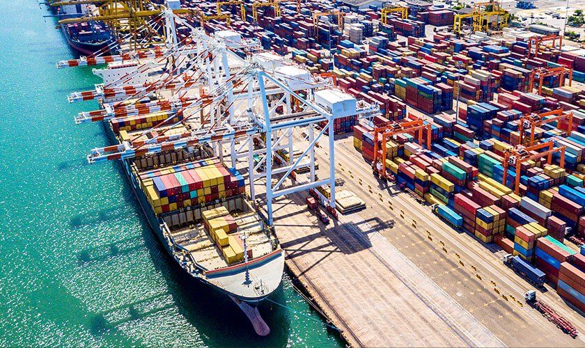La UNCTAD prevé que el tráfico portuario mundial de contenedores crezca 10.1% en 2021. UNCTAD expects global container port traffic to grow 10.1% in 2021.