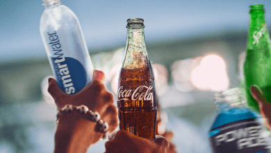 Coca-Cola FEMSA bajó sus ventas de refrescos en México por tercer año consecutivo, considerando los periodos de enero a septiembre. Coca-Cola FEMSA lowered its soft drink sales in Mexico for the third consecutive year, considering the periods from January to September.