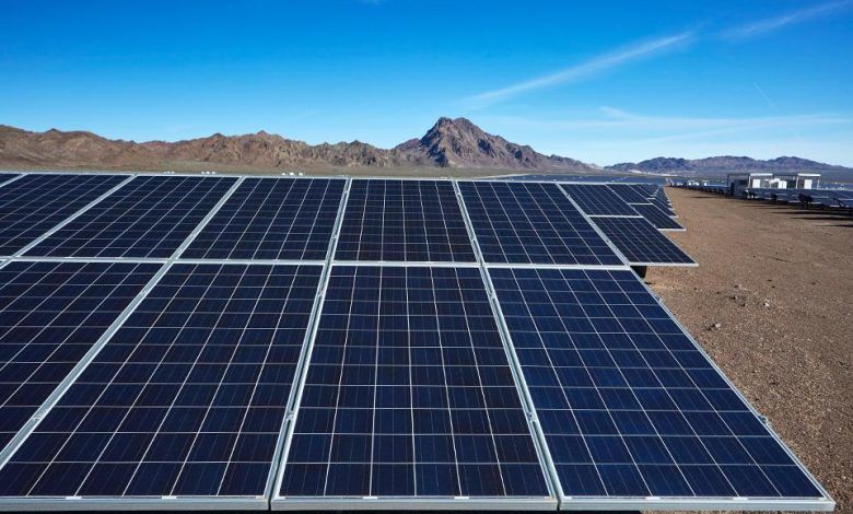 El gobierno de Estados Unidos informó que renovó una salvaguardia sobre importaciones de células fotovoltaicas. The United States government reported that it renewed a safeguard on imports of photovoltaic cells.