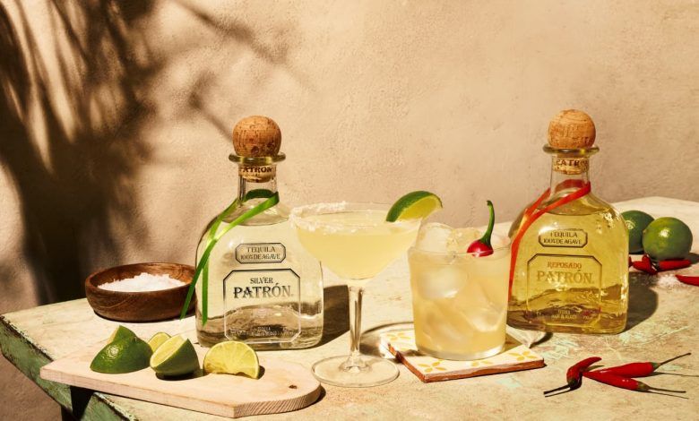 Las exportaciones de tequila y mezcal de México tuvieron un valor de aduana de 3,317 millones de dólares en 2021. Tequila and mezcal exports from Mexico had a customs value of 3,317 million dollars in 2021.