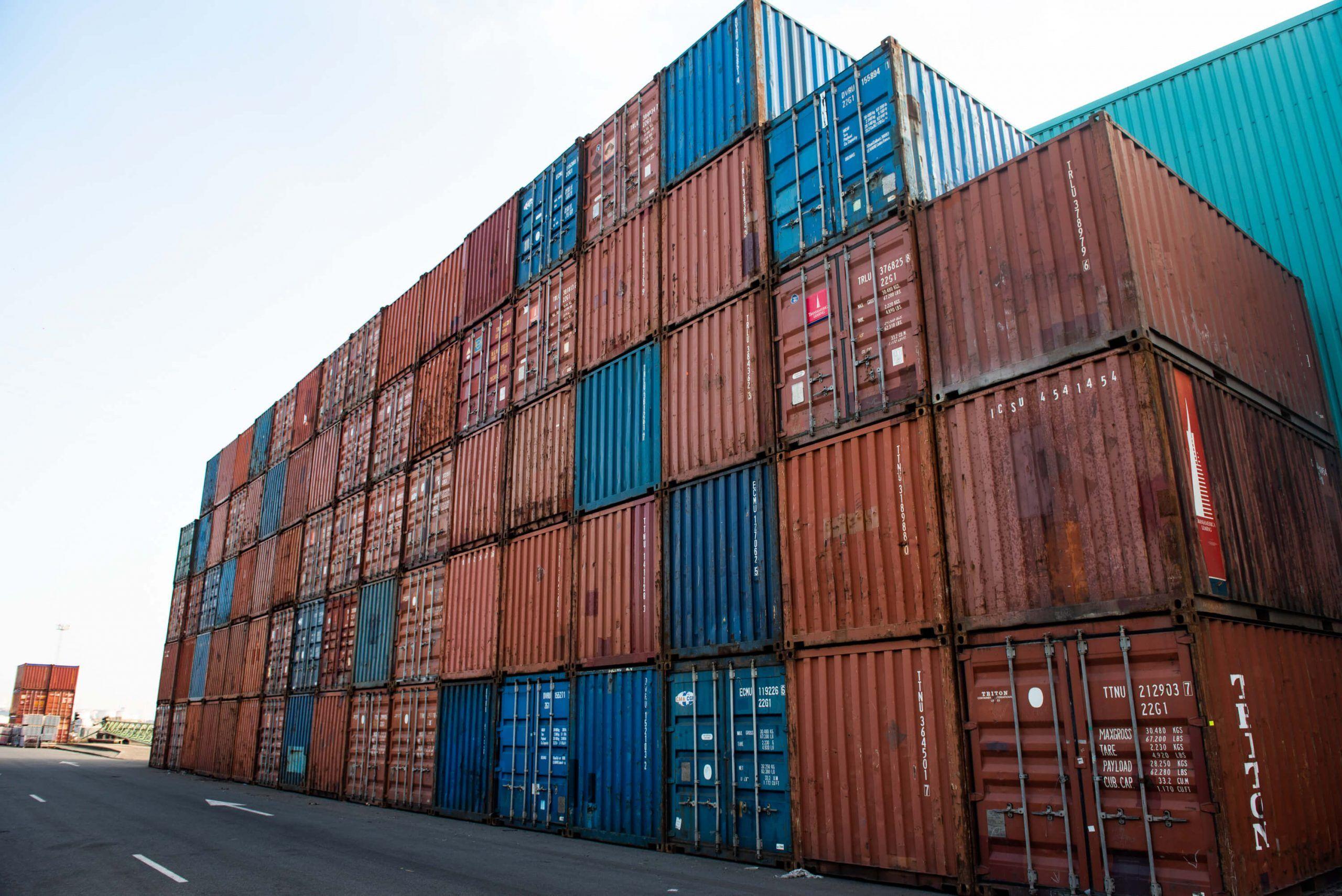 Estados Unidos obtuvo la primera posición entre los mayores importadores de contenedores en 2021, con compras por 1,032 millones de dólares. The United States obtained the first position among the largest container importers in 2021, with purchases of 1,032 million dollars.