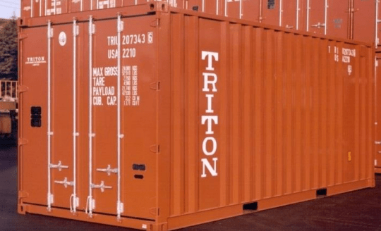 Triton International Limited (Triton) es el arrendador de contenedores intermodales más grande del mundo. Triton International Limited (Triton) is the world's largest intermodal container lessor.