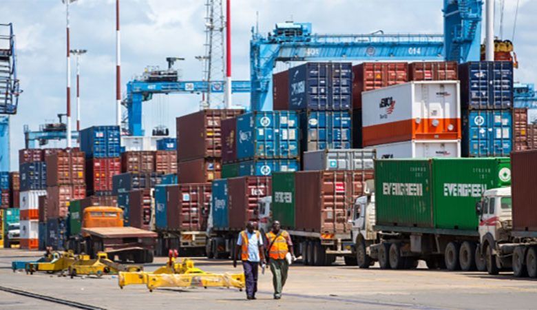 La AfCFTA incrementará 35% el comercio intrarregional en el periodo hasta 2045. The AfCFTA will increase intra-regional trade by 35% in the period up to 2045.