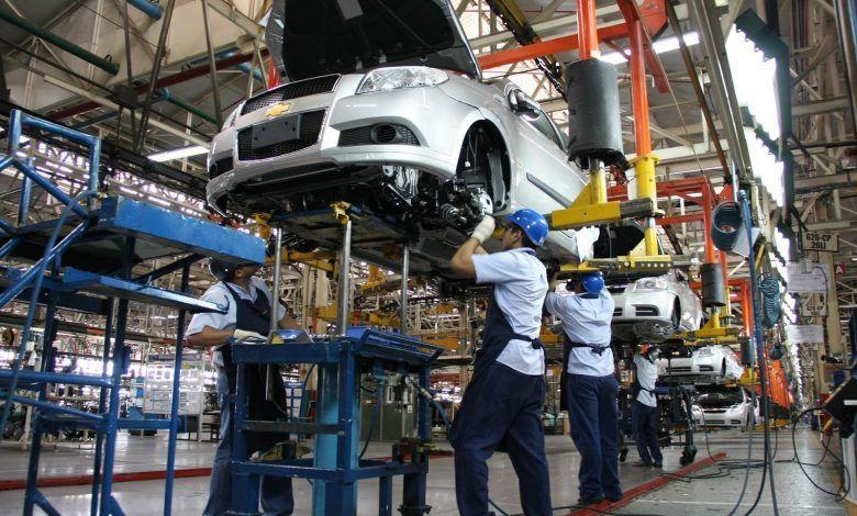 Incentivos fiscales a la industria automotriz de México. Tax incentives for Mexico's automotive industry. Incitations fiscales pour l'industrie automobile mexicaine.