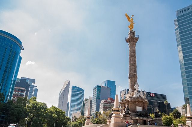 El mercado de oficinas en la ciudad de México avanzó con cautela en 2021. The office market in Mexico City advanced cautiously in 2021.