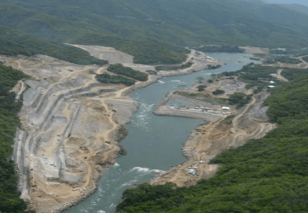 La planta hidroeléctrica Chicoasén II contempla una inversión de 414 millones de dólares y entrará en operación en 2025. The Chicoasén II hydroelectric plant contemplates an investment of US$414 million and will begin operations in 2025.