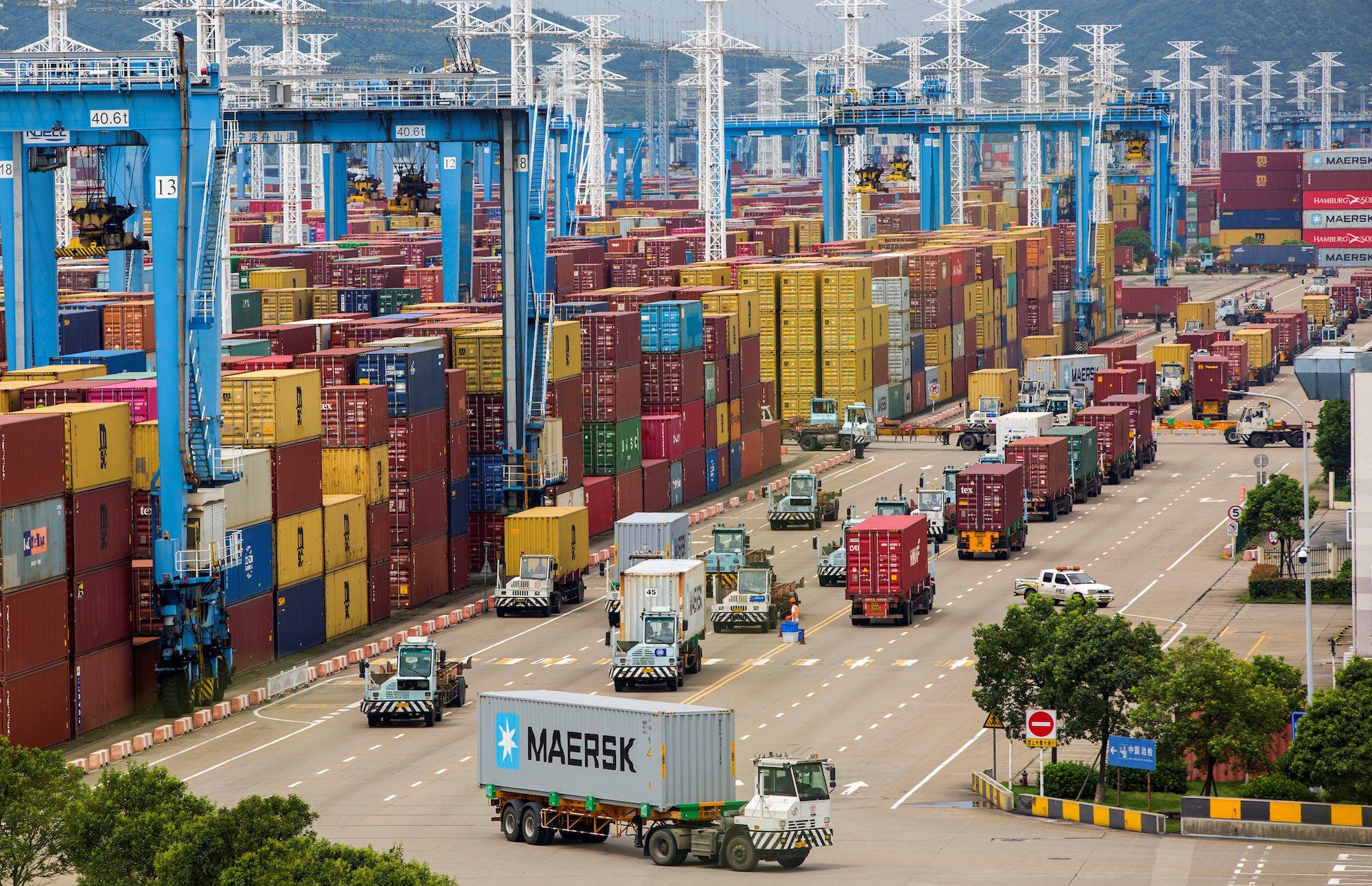 El comercio de mercancías destacará por su dinamismo en Asia entre todas las regiones del mundo en 2022 y 2023. Merchandise trade will stand out for its dynamism in Asia among all world regions in 2022 and 2023.
