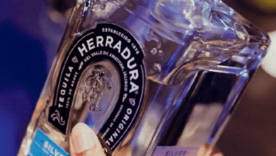 Las ventas de tequila Herradura y el Jimador crecieron a una tasa interanual de casi 30% en 2021. Sales of Herradura and El Jimador tequila grew at a year-on-year rate of almost 30% in 2021.