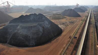 En el segundo trimestre de 2022, los precios del mineral de hierro en China volvieron a repuntar hasta los 160.69 dólares por tonelada ($/t) a principios de abril. In the second quarter of 2022, iron ore prices in China rebounded again to $160.69 per tonne ($/t) in early April.