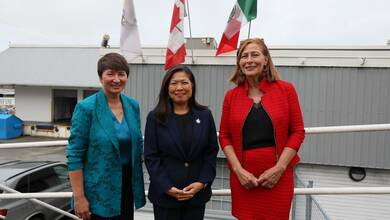 México, Estados Unidos y Canadá han sostenido diálogos bilaterales y trilaterales en los que buscan incrementar la seguridad económica regional. Mexico, the United States and Canada have held bilateral and trilateral dialogues aimed at increasing regional economic security.