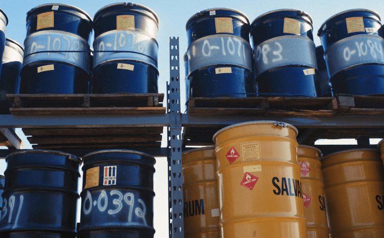 México registra un amplio déficit en el intercambio internacional de residuos peligrosos. Mexico has a large deficit in the international exchange of hazardous waste.