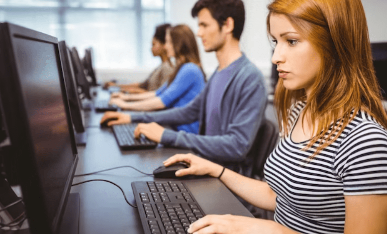 La informática aumenta potencial de carreras asociadas.