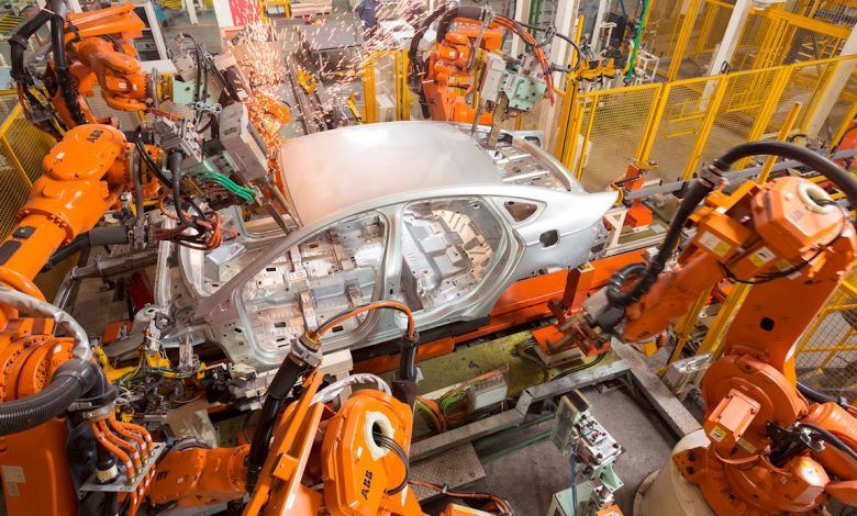 Robots industriales y automatización de fábricas. Industrial robots and factory automation. Robots industriels et automatisation industrielle. Robôs industriais e automação fabril.