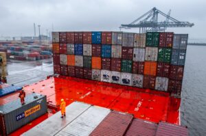 Navigating Financial Gaps in International Trade: Speedy Solutions for Businesses