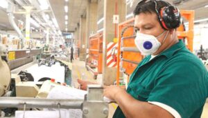 Cómo un sistema BESS reduce la factura eléctrica en plantas industriales