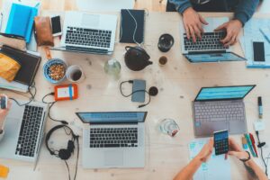 Cómo estructurar un equipo de marketing digital eficiente desde cero